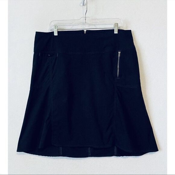 EUC WOMEN’S SIZE 8 BLACK ROYAL ROBBINS DISCOVERY STRIDER NYLON STRETCH SKIRT - Picture 5 of 6